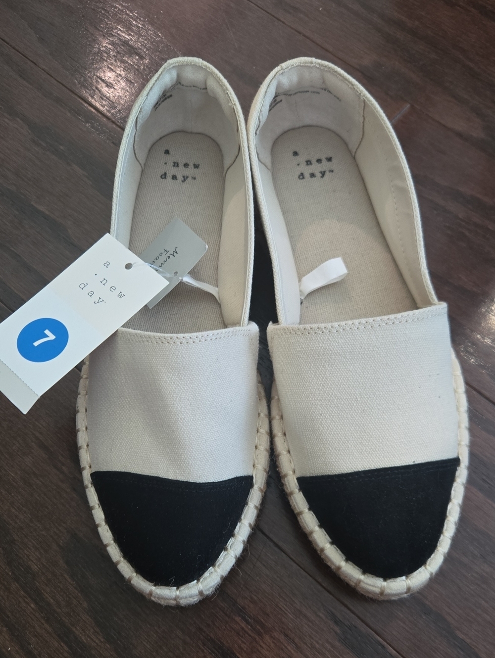 NWT A New Day Two-Tone Canvas Espadrille Flats in Cream and Black